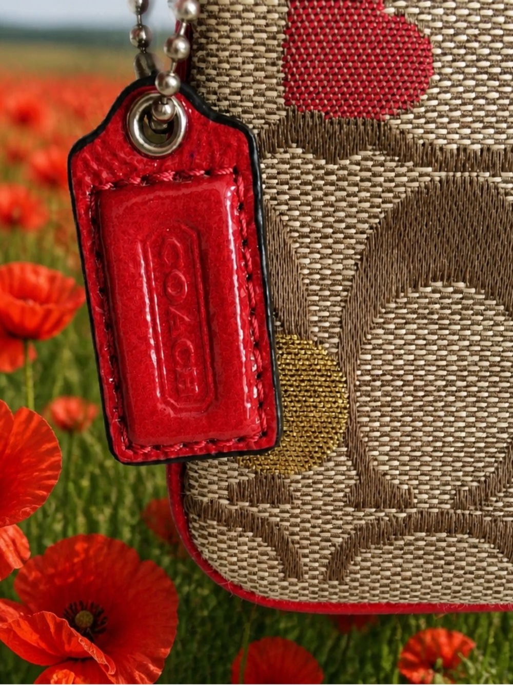 🍒COACH Purse Y2k Poppy Red Heart
Signature Lurex Wristlet🍒 - Picture 5 of 16